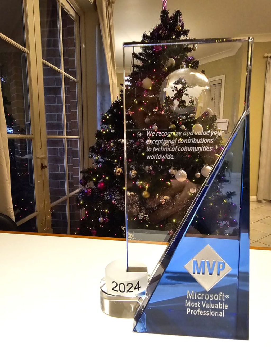 microsoft-mvp-award-crystal